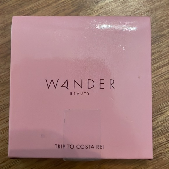 NWOT Ipsy makeup bag with samples - Picture 5 of 10